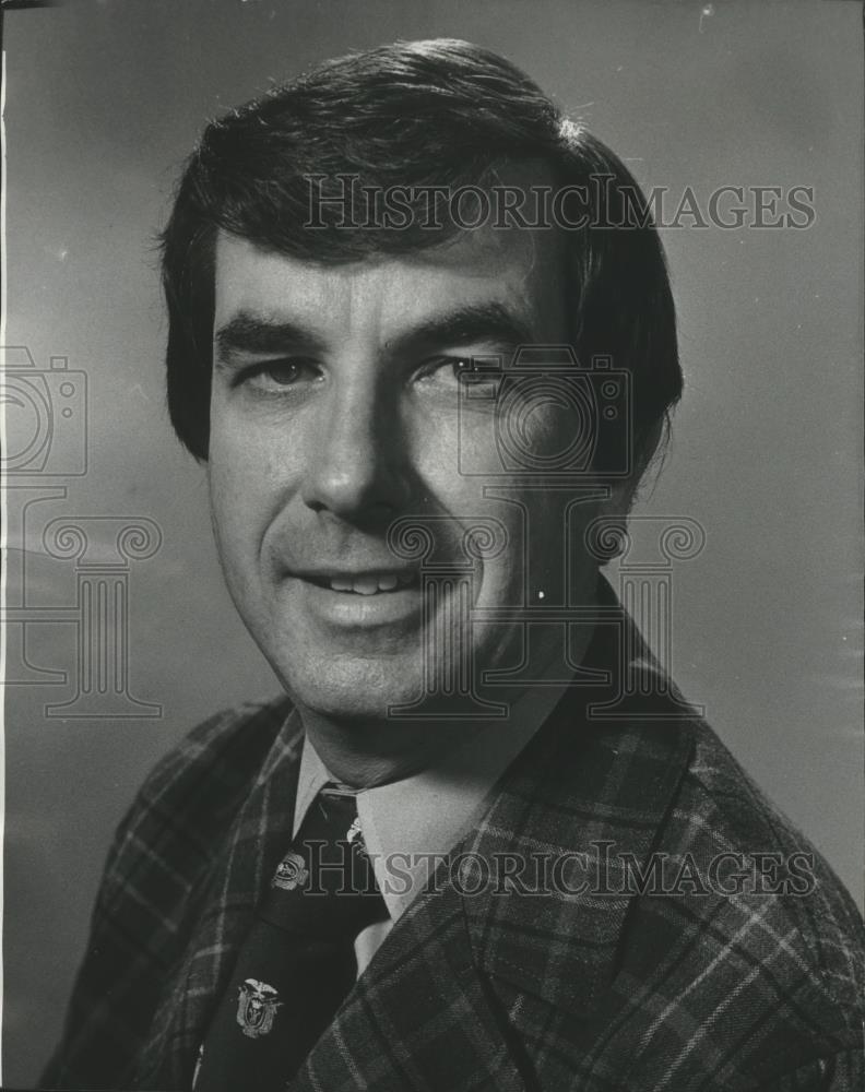 1976 Press Photo Jerry N. Hollyfield, terminal manager, Tri-State Motor Company - Historic Images