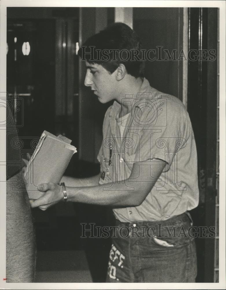 1986 Press Photo James Richard Johnson, accused of killing Legreat A. Bowers - Historic Images
