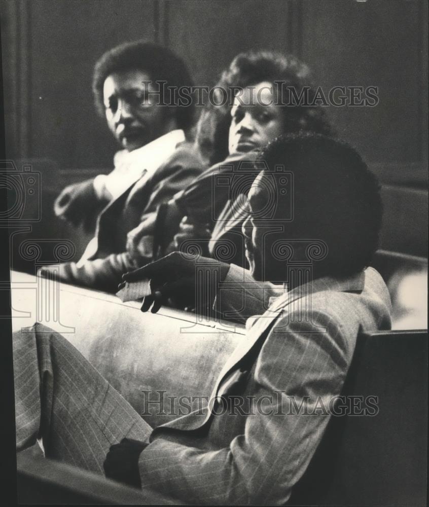 1983 Press Photo Emery "Mike" Howard with Unidentified woman at Hearing - Historic Images