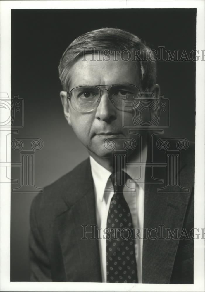 1996 Press Photo Thomas Key, Vice president of Raytheon Engineers - abna32298 - Historic Images