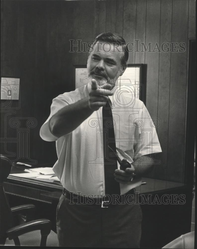 1982 Press Photo Jack Hunt, Jefferson County School Superintendent, Alabama - Historic Images