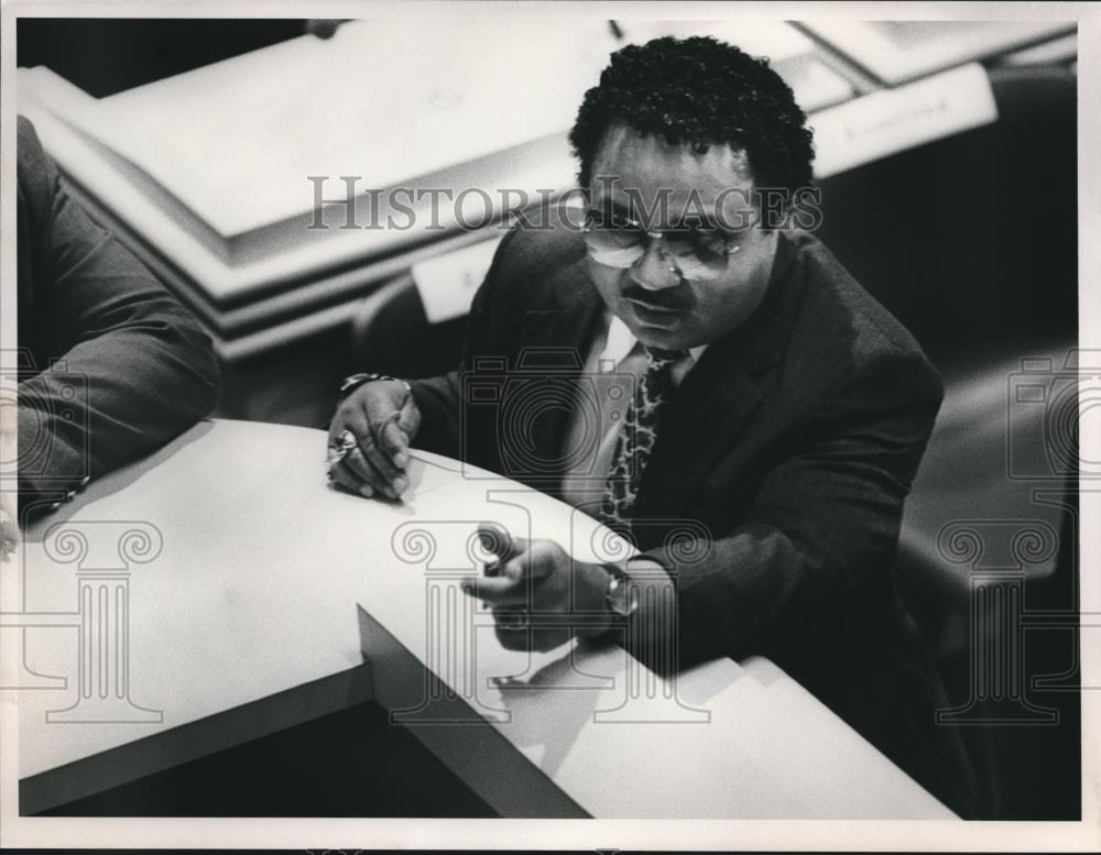 1987 Press Photo Alabama Politician Alvin Holmes, Representative, speaks - Historic Images