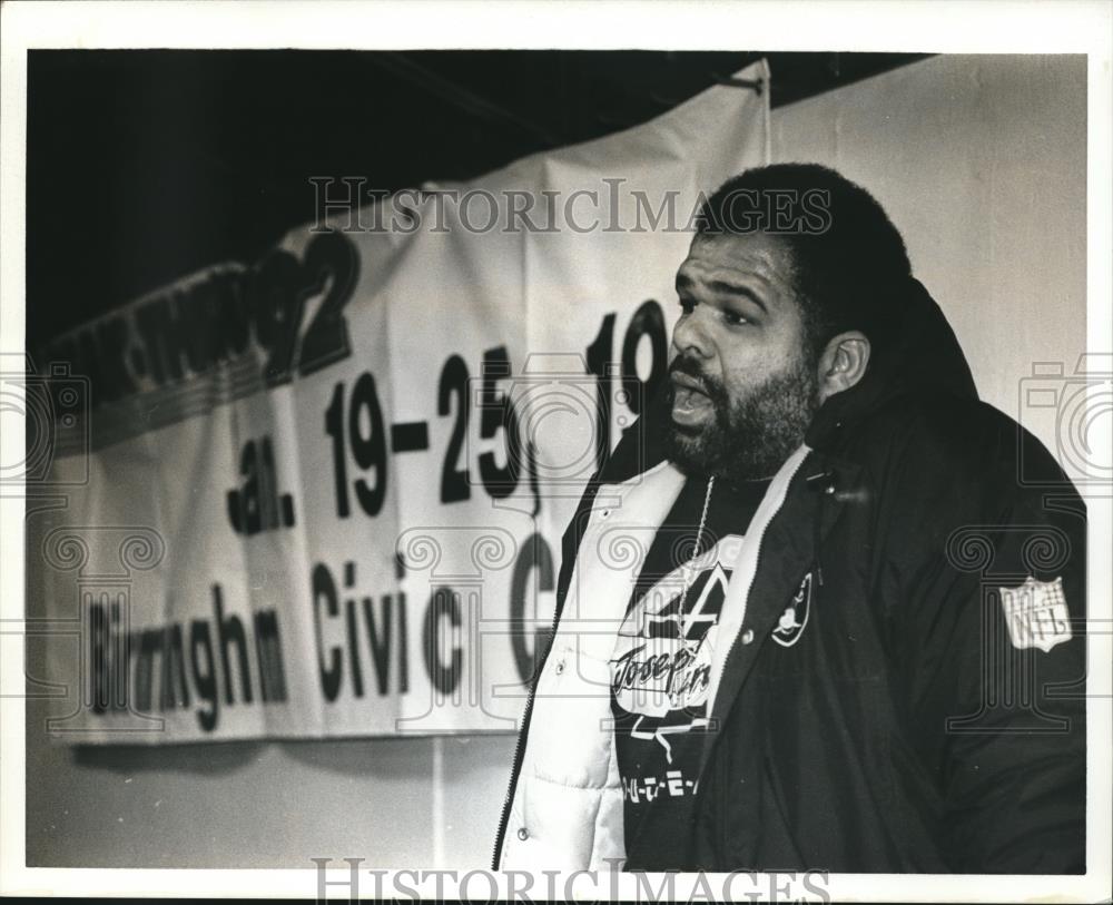 1992 Press Photo NFL Football Player Joseph Jennings at Break-Thru 92, Alabama - Historic Images