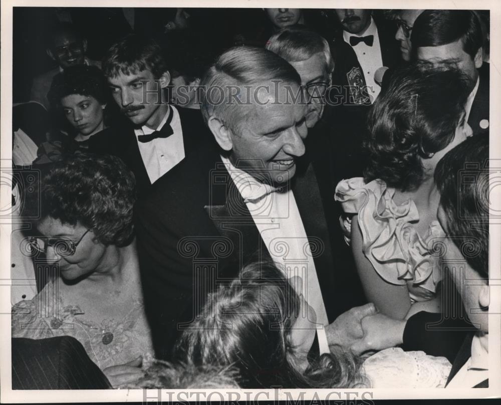 1987 Press Photo Alabama Governor Hunt and Wife Meet Youth at Alabamians Ball - Historic Images