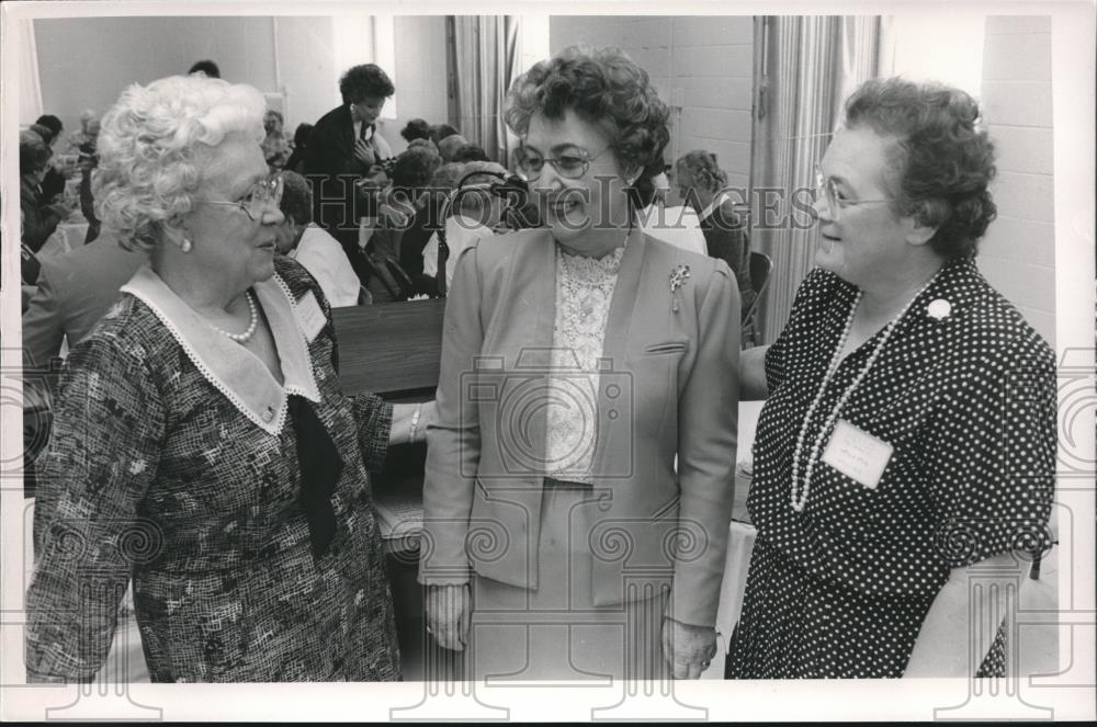 1988 Press Photo Mrs. Helen Hunt, Wife of Governor Dorothy Dollar, Martha Moore - Historic Images