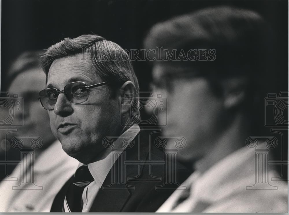 1984 Press Photo Dale Jarman, Heart Transplant Patient at Press Conference - Historic Images