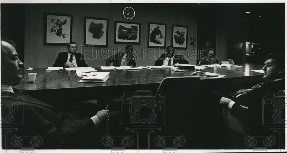 1987 Press Photo Jefferson County Commissioner in Meeting with Others - Historic Images