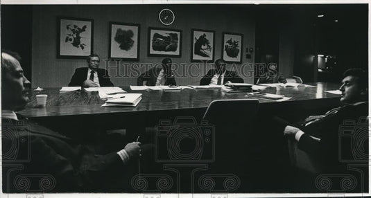 1987 Press Photo Jefferson County Commissioner in Meeting with Others - Historic Images