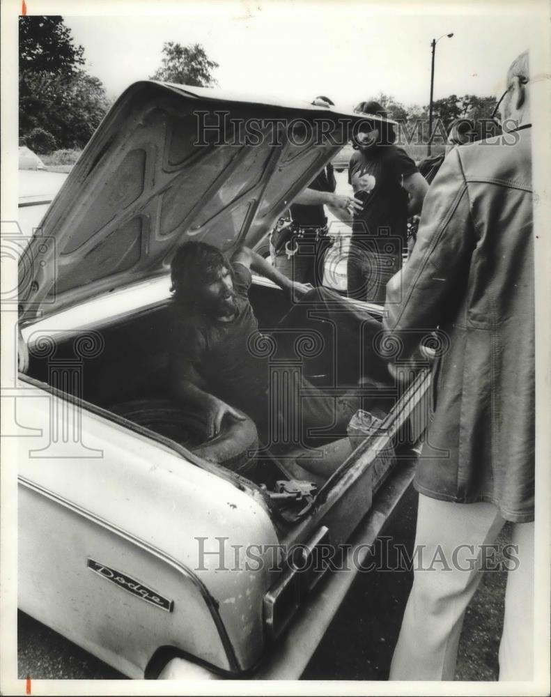 1979 Press Photo Kidnap Victim Gary Collier Released from Car Trunk - abna33172 - Historic Images