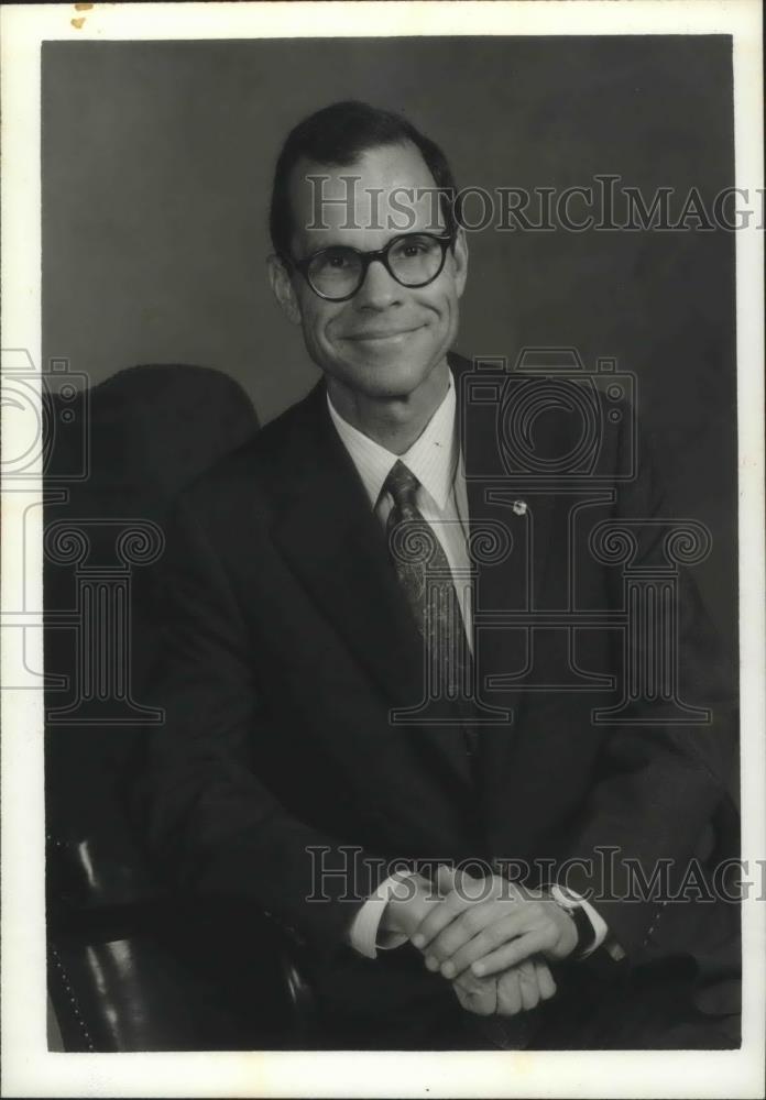1996 Press Photo Robert E. Louder, Colonial Bank - abna33228 - Historic Images