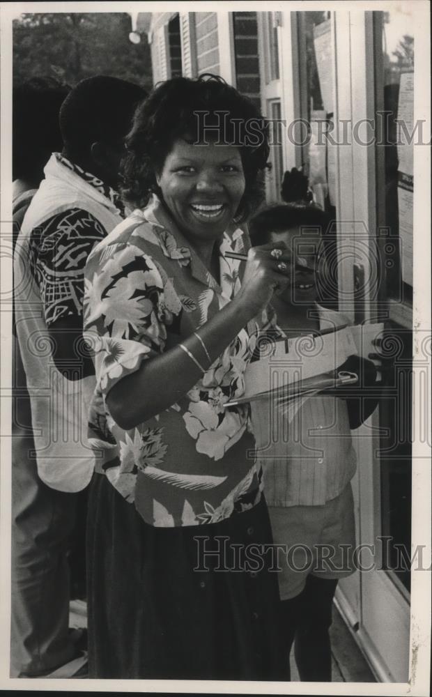 1988 Press Photo Earlean Isaac Elected Probate Judge, Greene County, Alabama - Historic Images