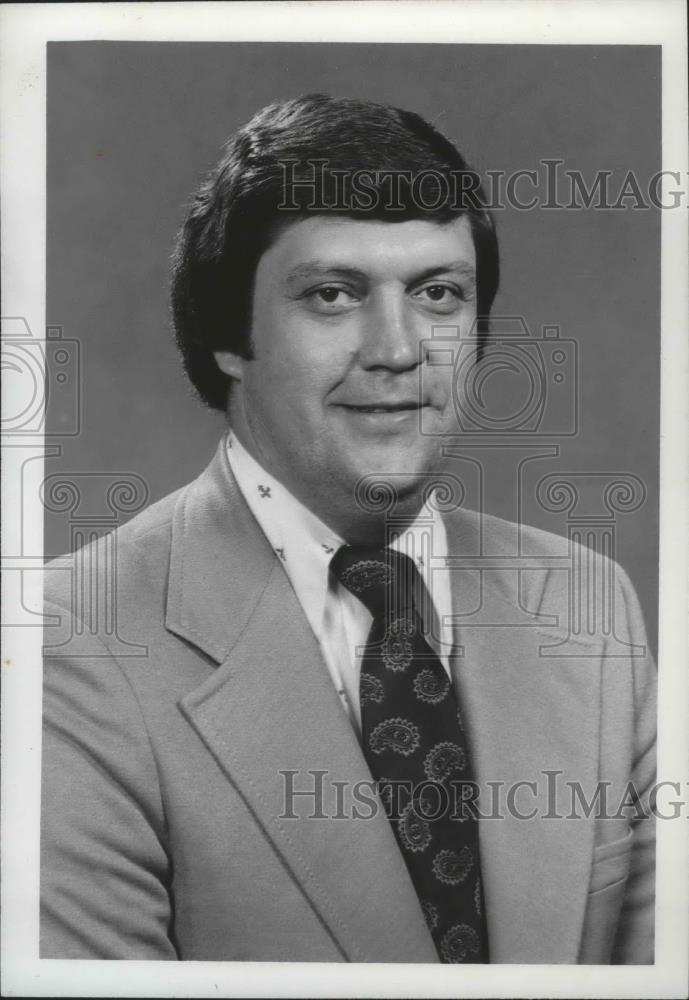 1977 Press Photo Gary F. Jackson, Molton, Allen and Williams, Incorporated - Historic Images