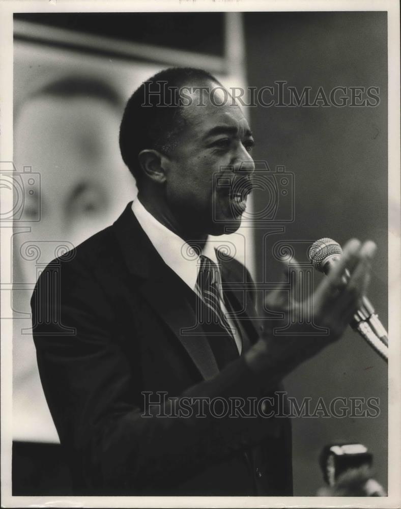 1988 Press Photo Dr, Leroy Johnson, Miles College, Speaks at Breakfast, Alabama - Historic Images