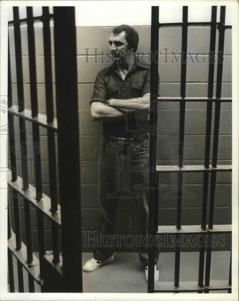 1982 Press Photo Pleasant Grove Policeman Doyle Logan - abna33698 - Historic Images