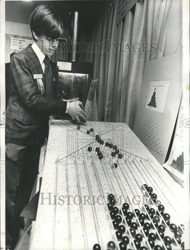 1974 Press Photo Science Fair Spooner Lincoln School - RRV56447 - Historic Images