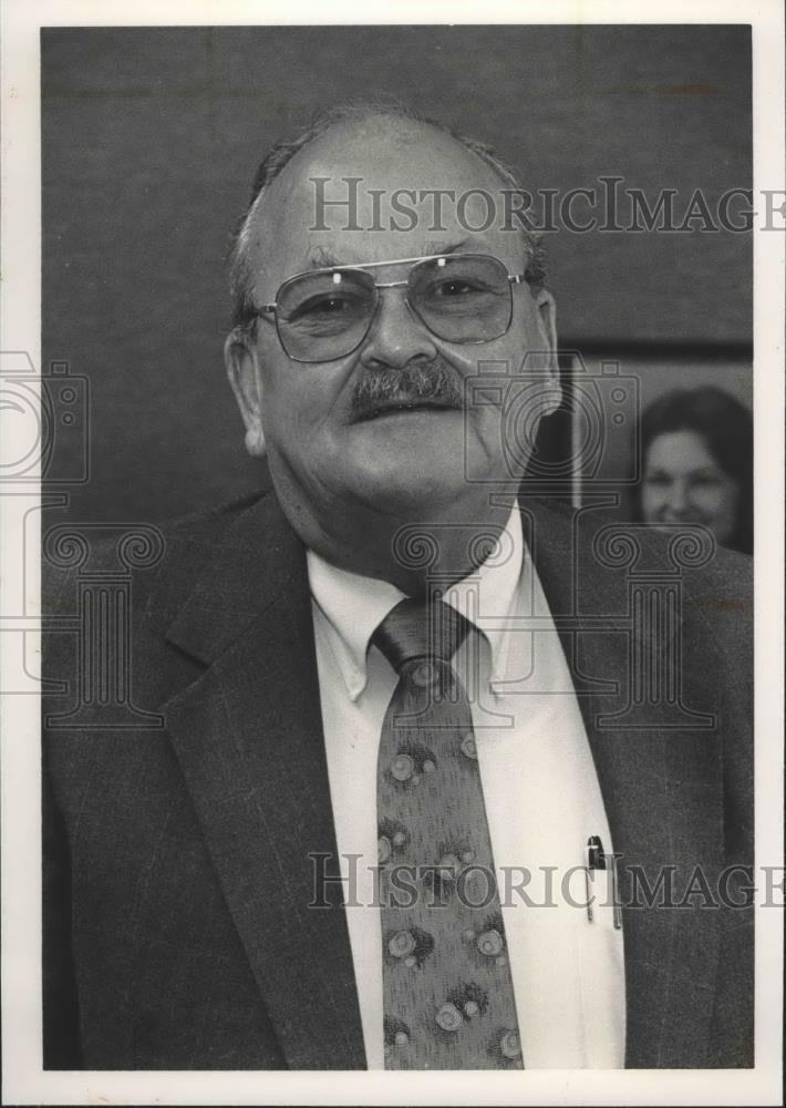 1990 Press Photo Joseph Covington Senior, Chairman of Covington Floor Company - Historic Images