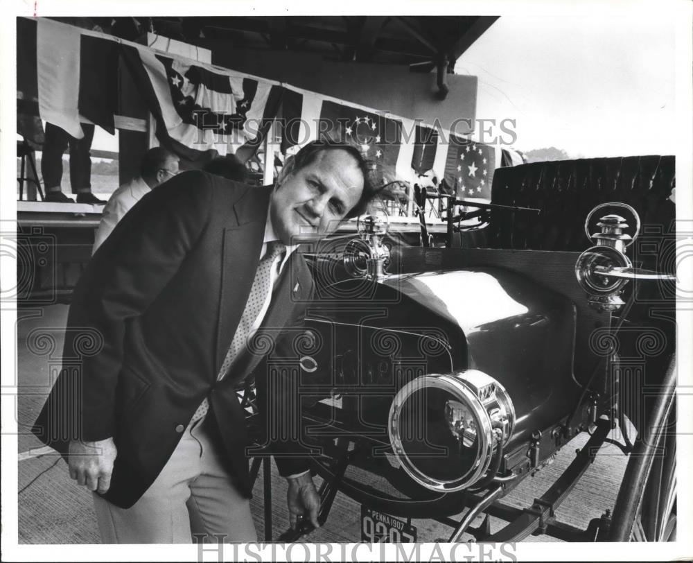 1981 Press Photo Governor Fob James with 1907 Car - abna33939 - Historic Images