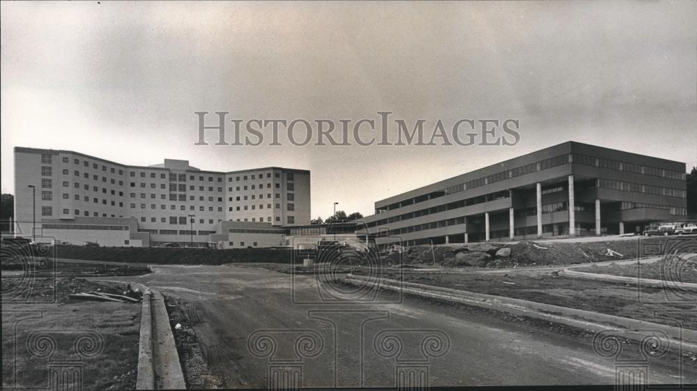 1984 Press Photo Medical Center East, Exterior, East Lake, Alabama - abna33955 - Historic Images