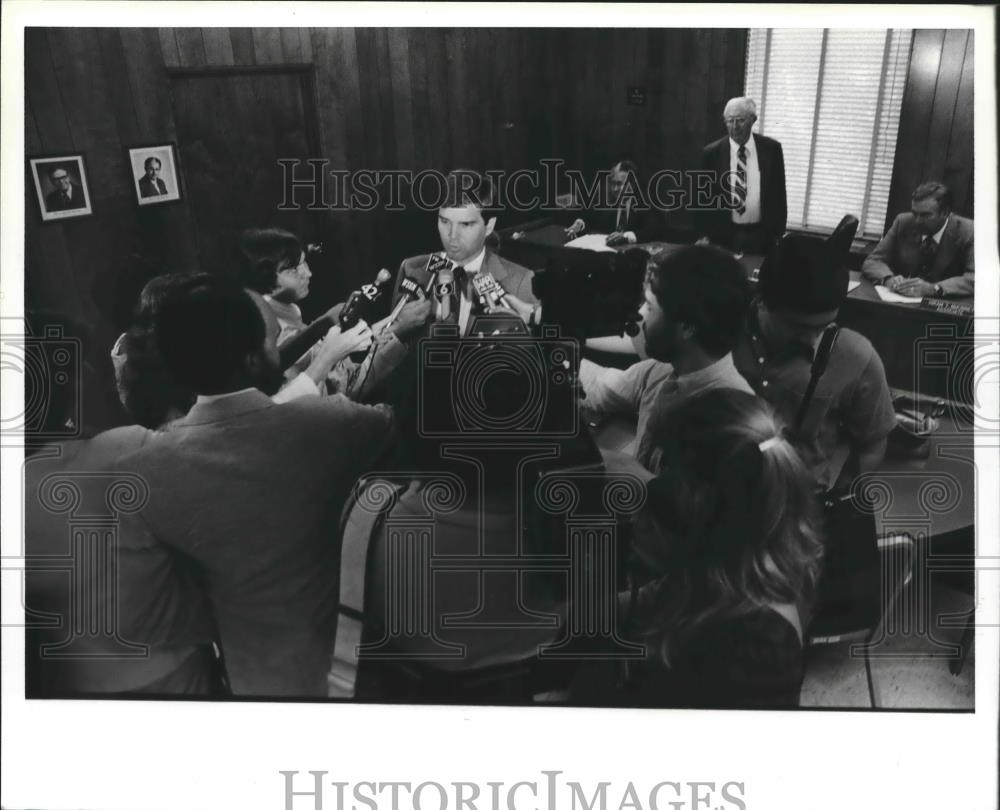 1981 Press Photo Jefferson County Personnel Board Press Conference - abna33981 - Historic Images