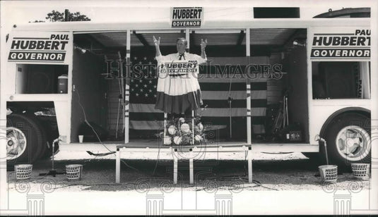 Press Photo Paul Hubbert speaks from his new campaign truck in Slocomb, Alabama - Historic Images