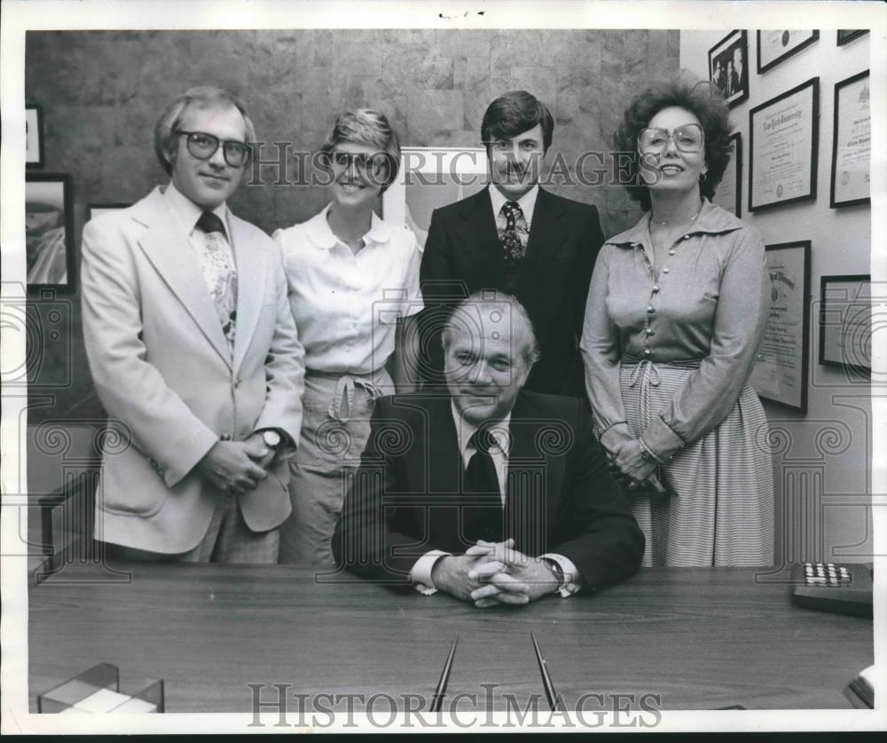 1978 Press Photo J. C. Penney&#39;s Executive William R. &quot;Bill&quot; Demaray with Others - Historic Images