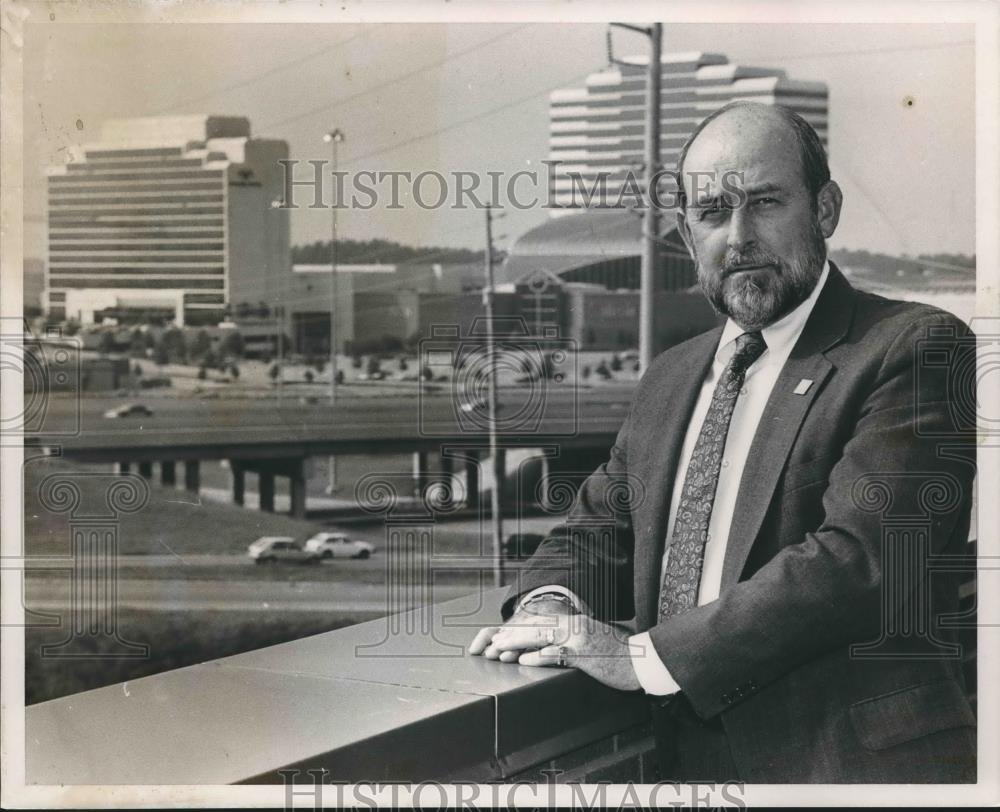 1989 Press Photo Mike Carroll, Head of Hoover Chamber - abna34146 - Historic Images