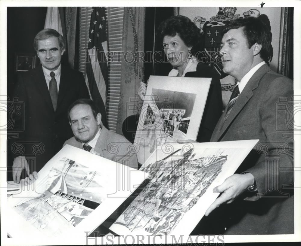 1981 Press Photo Alabama Governor Fob James with Others and Fair Displays - Historic Images