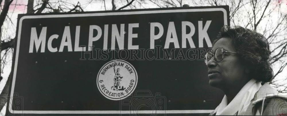 1979 Press Photo Ola T. Ivory, Birmingham Park and Recreation, at McAlpine Park - Historic Images