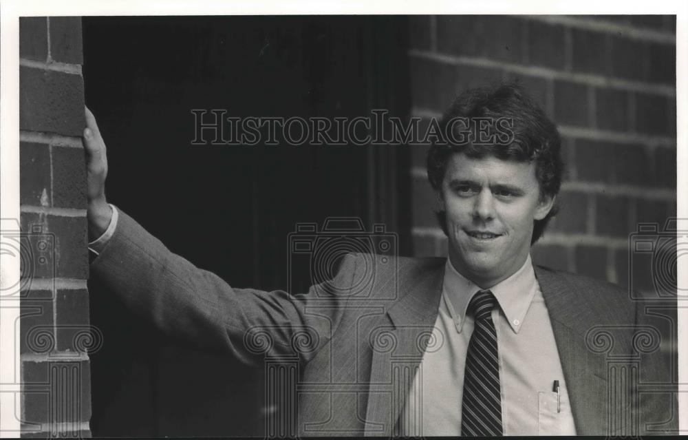 1985 Press Photo Paul Jacob speaking at Libertarian Party Convention, Press Club - Historic Images