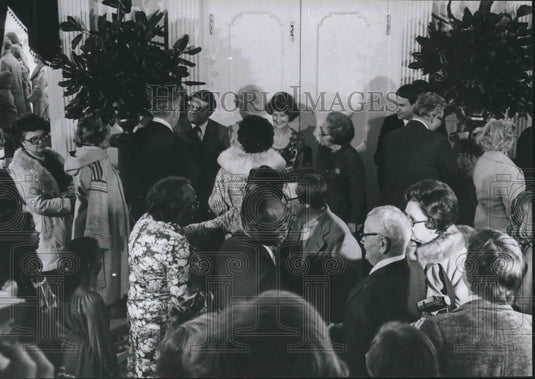1979 Press Photo Alabama Governor-Elect James and Wife Hold Mansion Open House - Historic Images