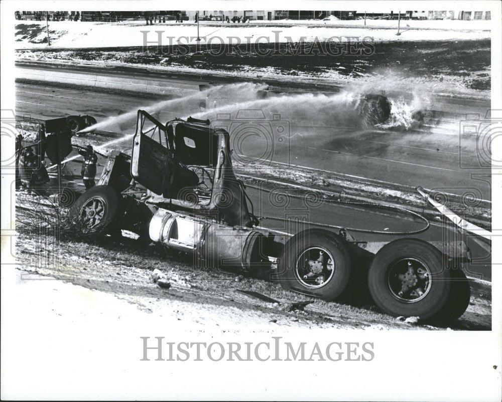 1977 Press Photo Firefighters Buring Tanker Truck - RRV47493 - Historic Images