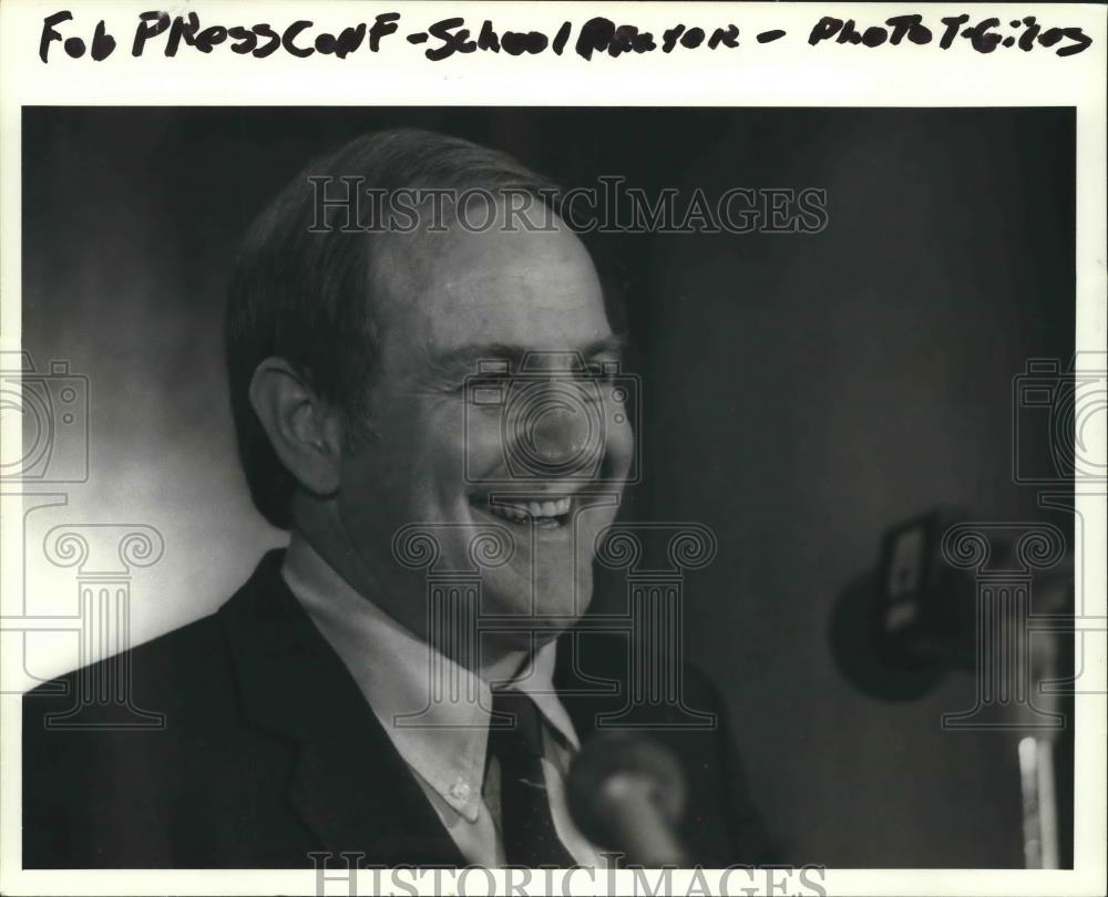1983 Press Photo Former Alabama Governor Fob James Holds Press Conference - Historic Images