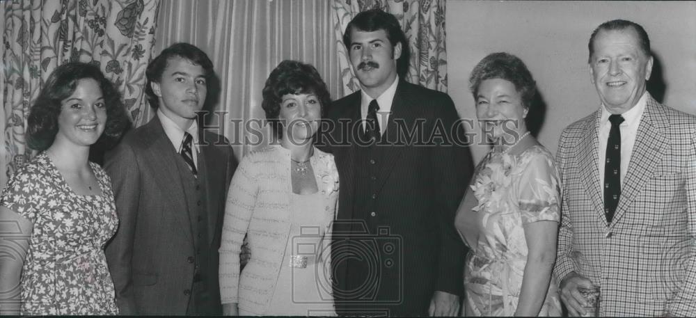 1978 Press Photo Mr. and Mrs. Harry De Buys with Wedding Couple and Others - Historic Images