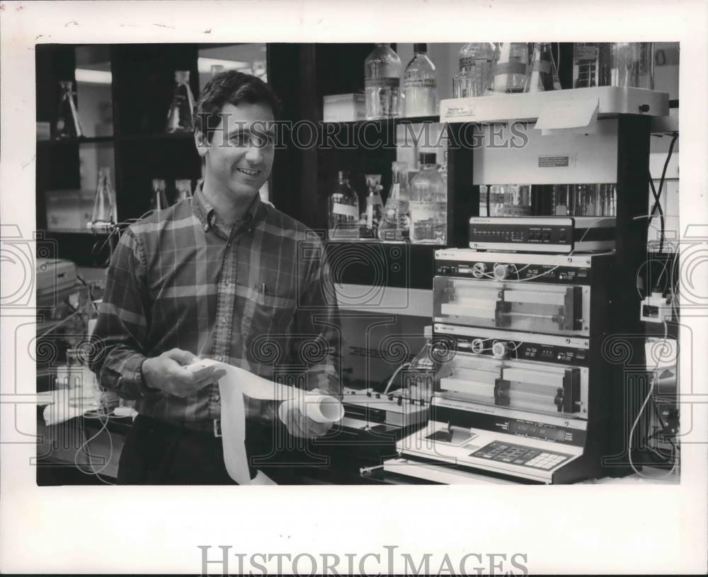 1990 Press Photo Larry DeLucas, University of Alabama at Birmingham - abna34355 - Historic Images