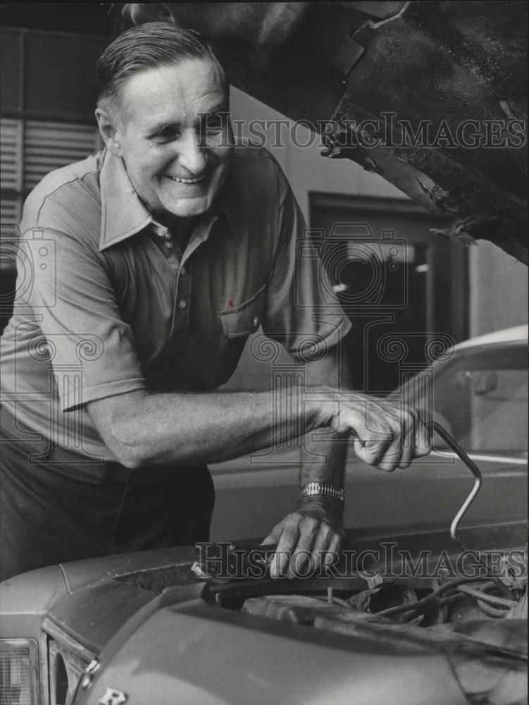 1978 Press Photo Marshal DeMarais, Superintendent of Birmingham Municipal Garage - Historic Images