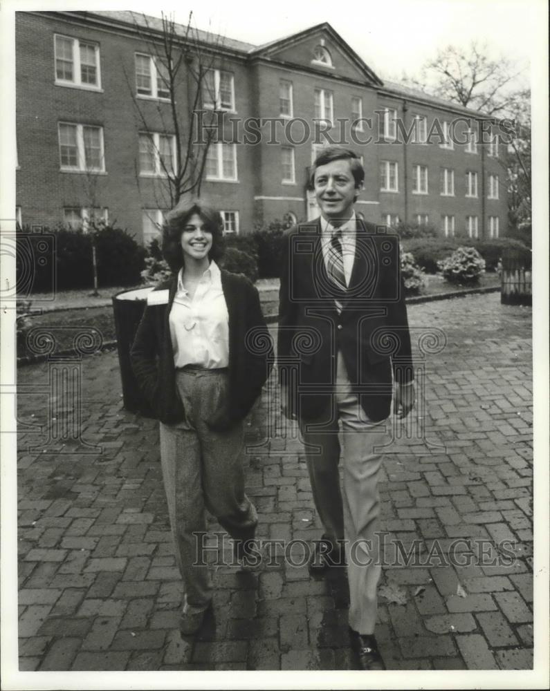 1981 Press Photo Stacey Puckett, Dr. James Vickery at University of Montevallo - Historic Images