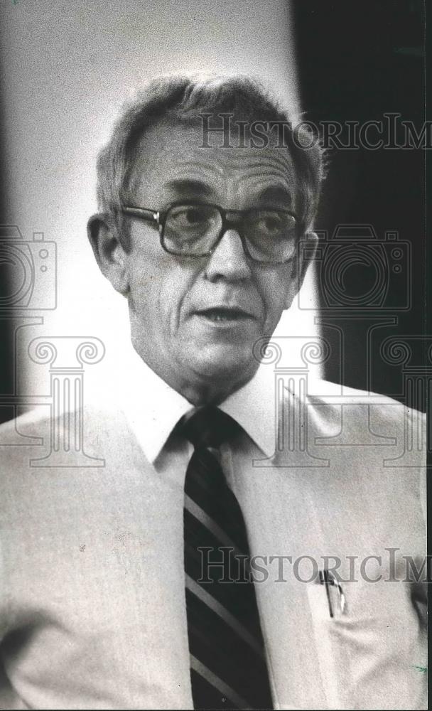 1982 Press Photo Charles Knowles, Candidate for Superintendent of Education - Historic Images