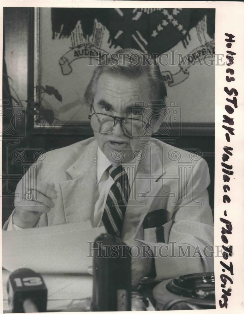 1983 Press Photo Politician George Wallace, former Alabama Governor - abna34951 - Historic Images