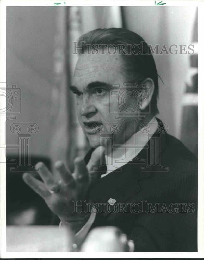 1983 Press Photo Fourth Term Alabama Governor George Wallace at press conference - Historic Images