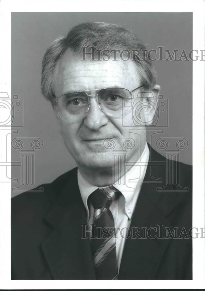 Press Photo Dr. John Jones of University of Alabama Birmingham - abna35151 - Historic Images