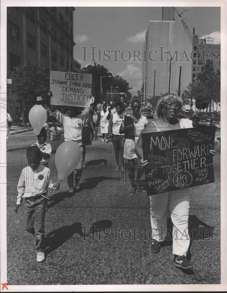 1986 Press Photo Jeanetta Davis, Freida Oliver, Others at Justice March - Historic Images