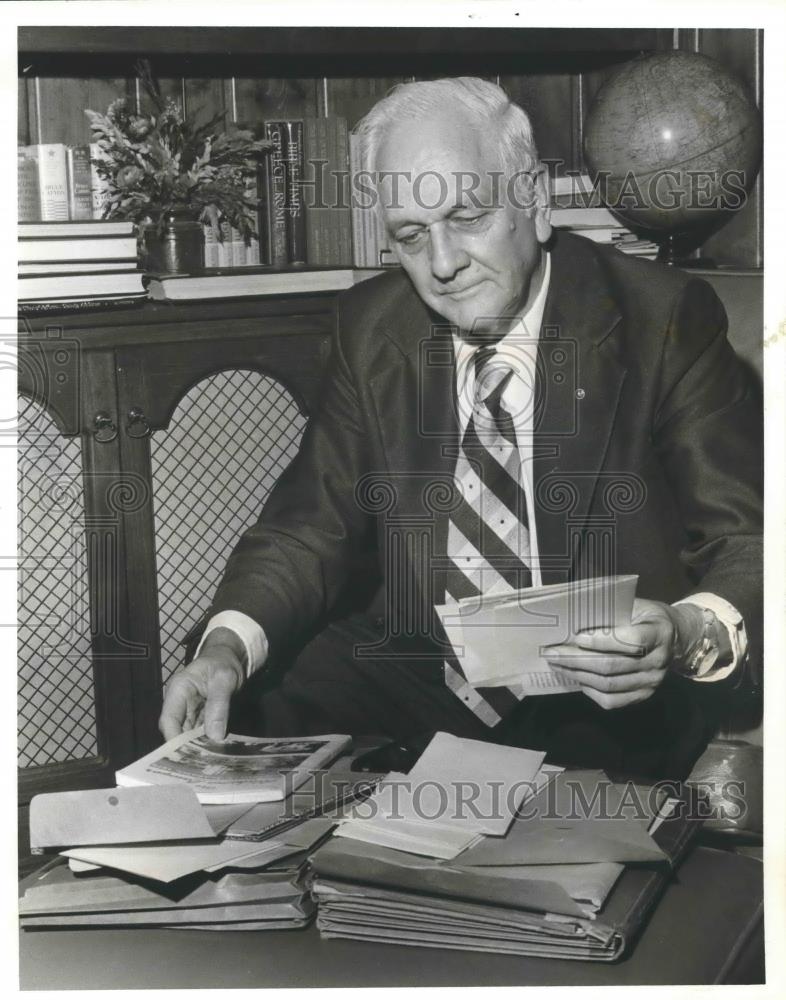 1979 Press Photo Judge David Haigler looks at his files - abna35243 - Historic Images