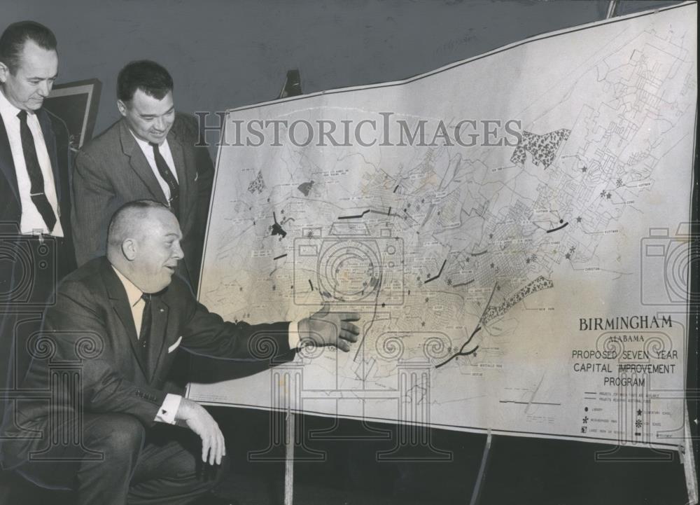 Press Photo James Wright with public works program planned for city, Birmingham - Historic Images