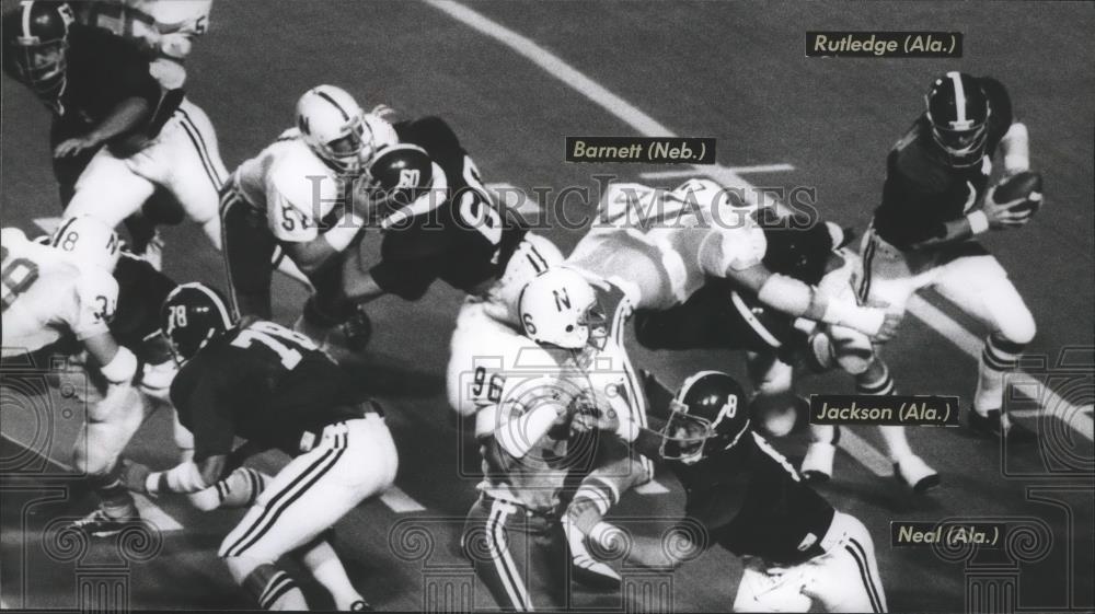 1978 Press Photo College Football Linemen From Alabama And Nebraska During Game - Historic Images