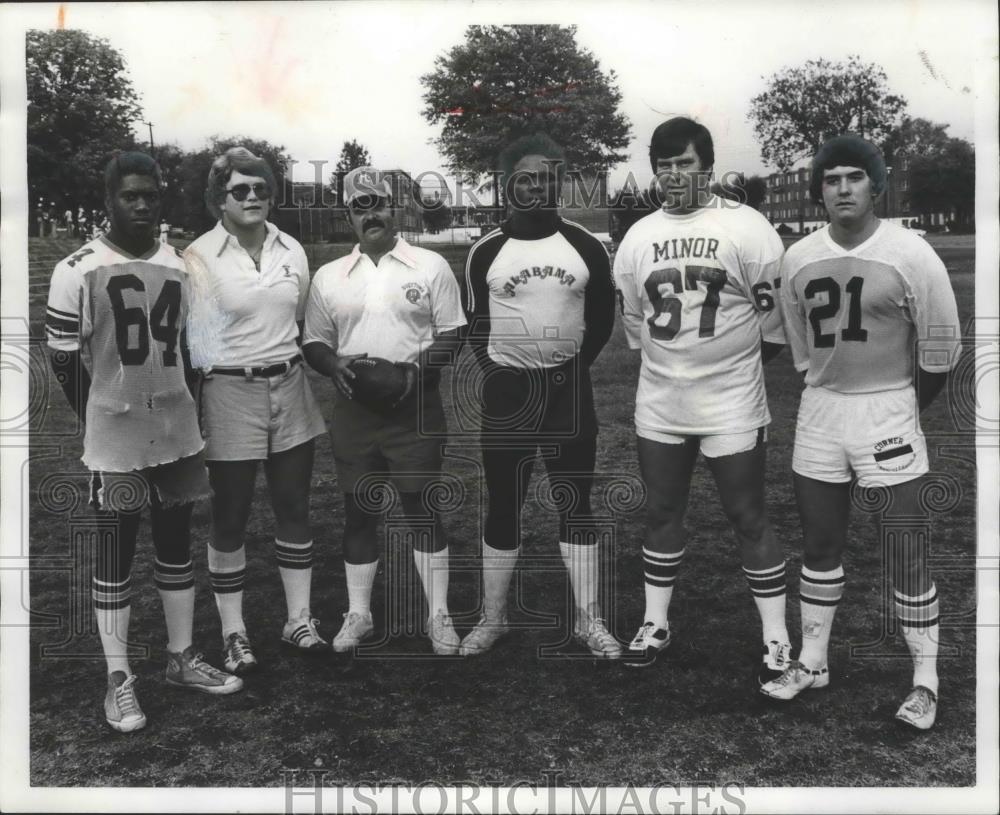 1976 Press Photo Coach Danny Salmon With High School Football&#39;s North All-Stars - Historic Images