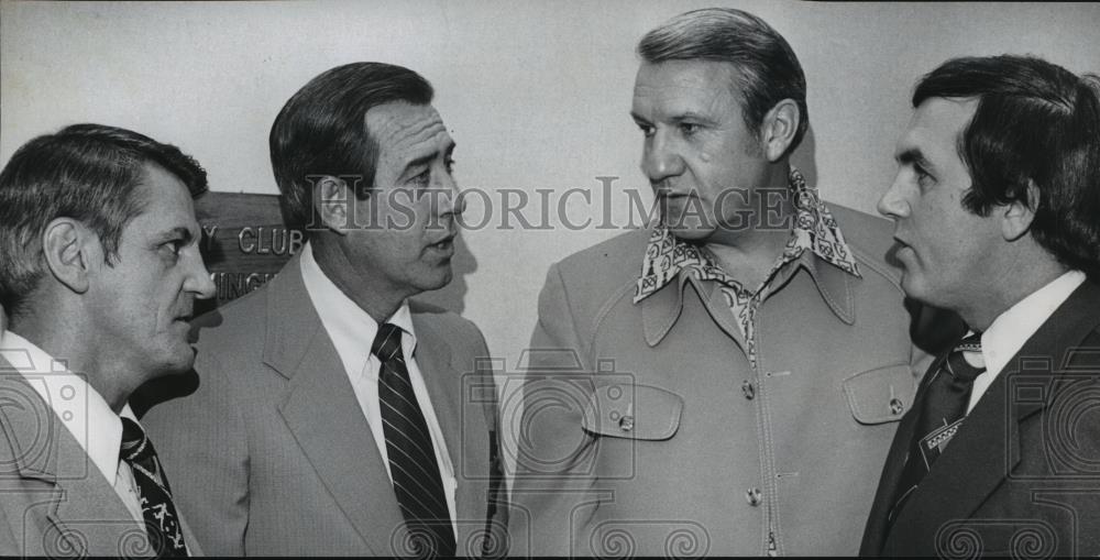 1976 Press Photo Four Basketball Coaches at Civic Center Coliseum for Club Event - Historic Images