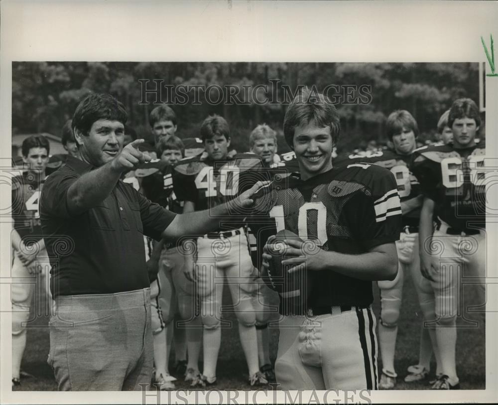 1985 Press Photo Enterprise Football Coach Bill Bacon with Russ Harrellson - Historic Images