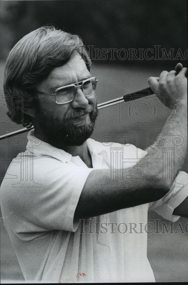 1978 Press Photo Dr. David Hackstadt Plays Golf - abns06383 - Historic Images