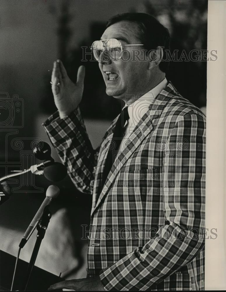 1984 Press Photo Mel Hankinson, Sports Coach - abns06400 - Historic Images