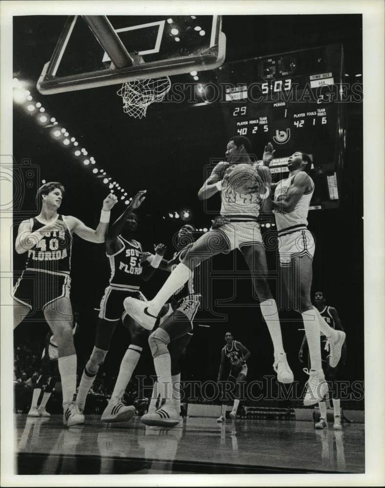 Press Photo University of Alabama Birmingham Basketball Players in Game - Historic Images